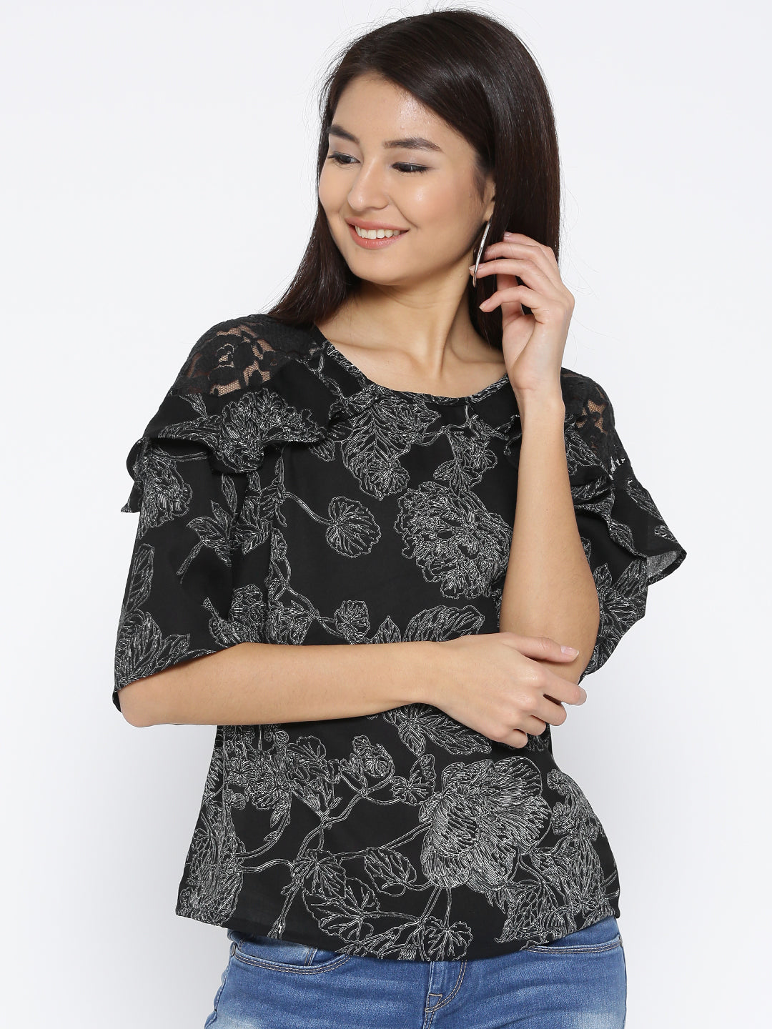 Lace trim ruffled Top