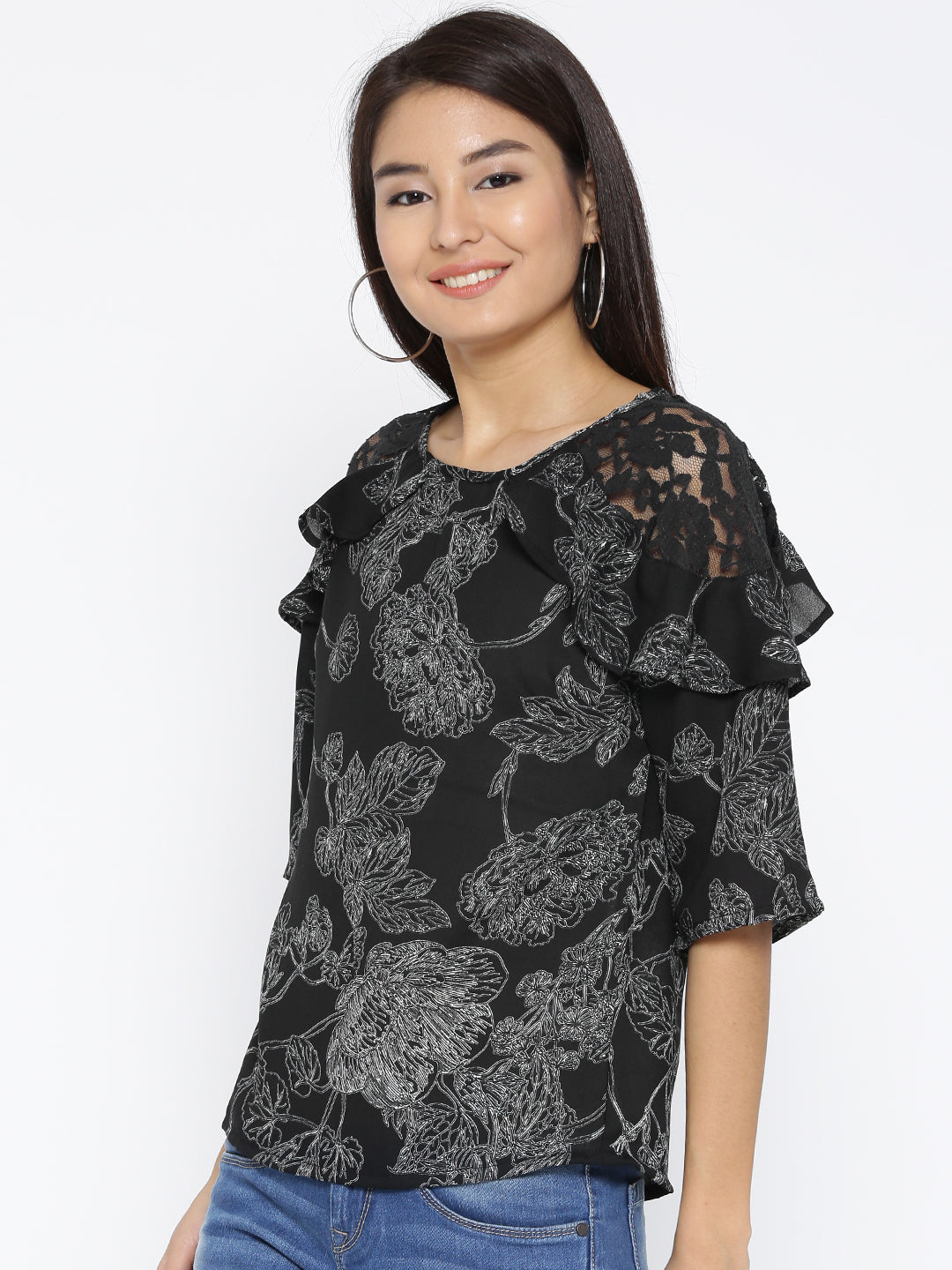 Lace trim ruffled Top