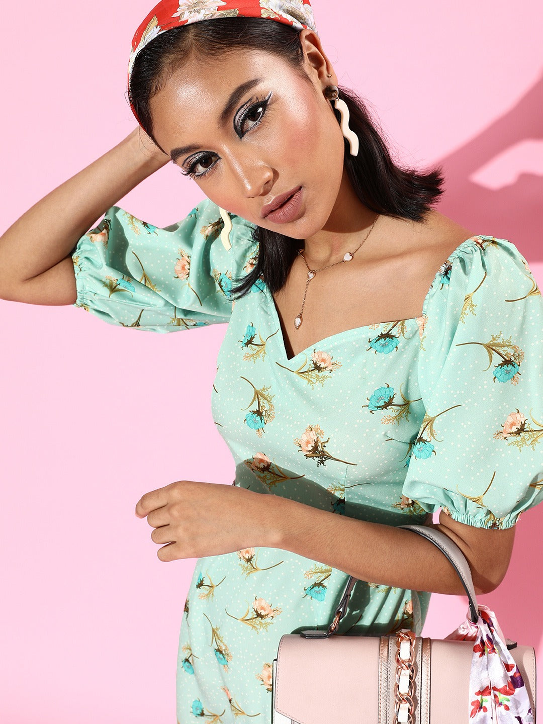 Volume sleeve sweetheart dress
