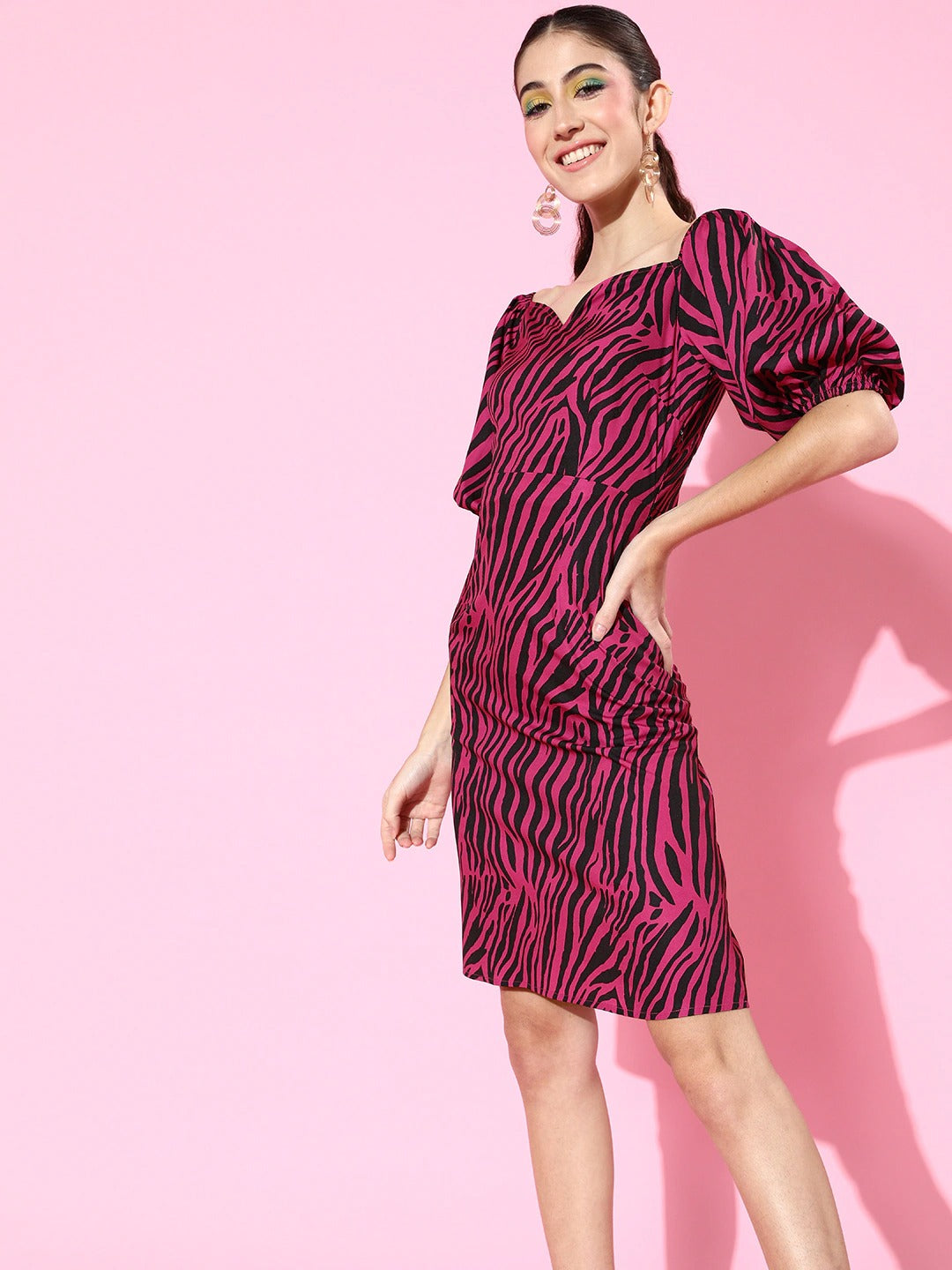 Volume sleeve sweetheart dress