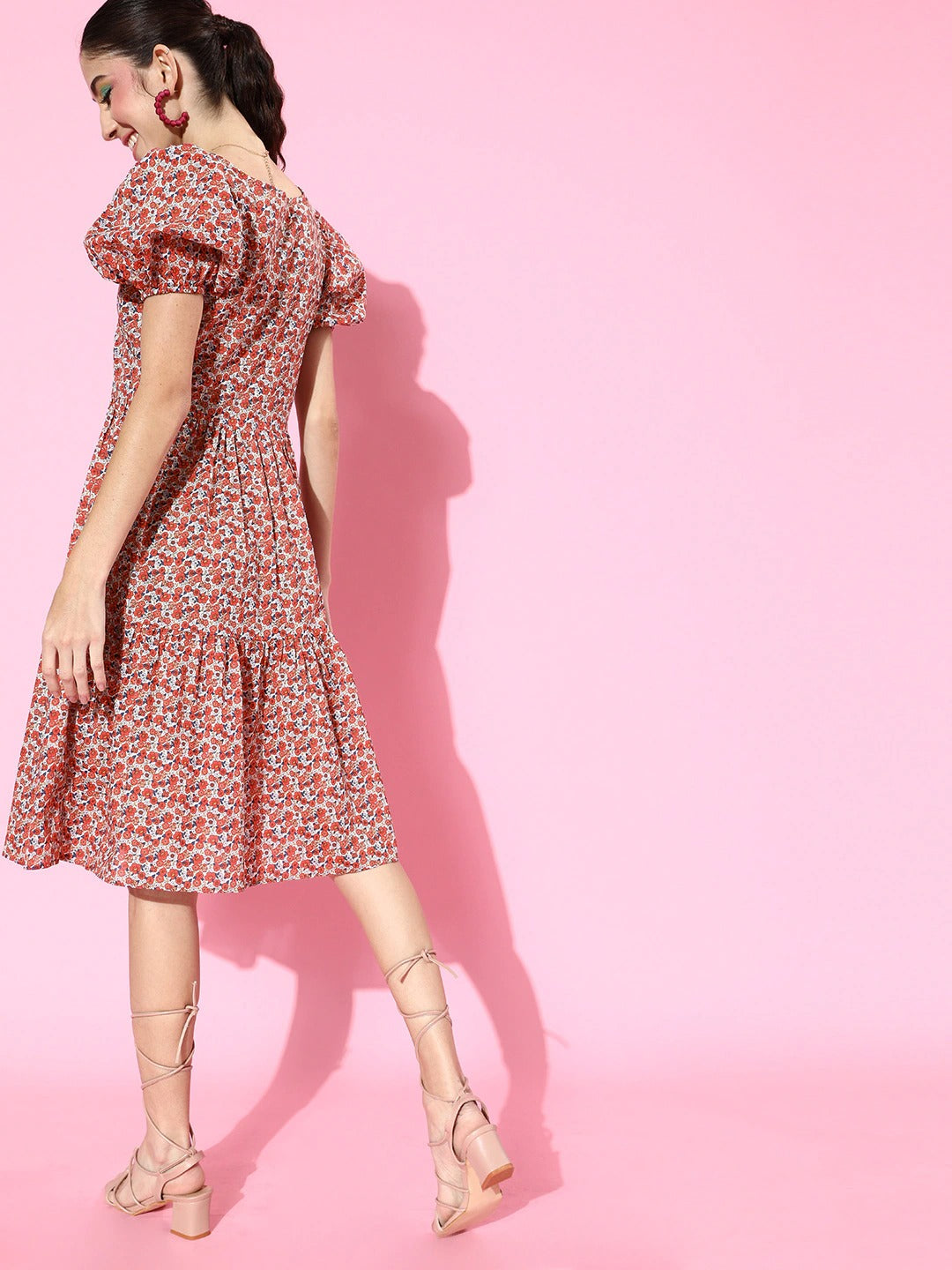Fit & flared sweetheart neck dress