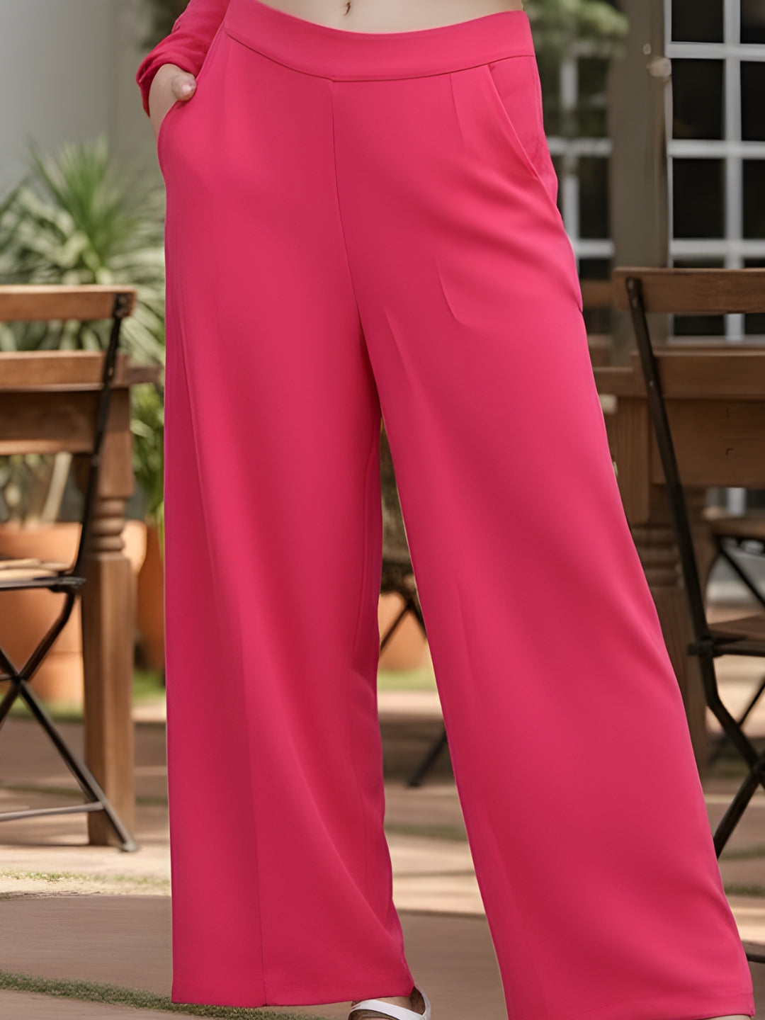 Sera Women Solid Regular Mid-Rise Flat-Front Trouser