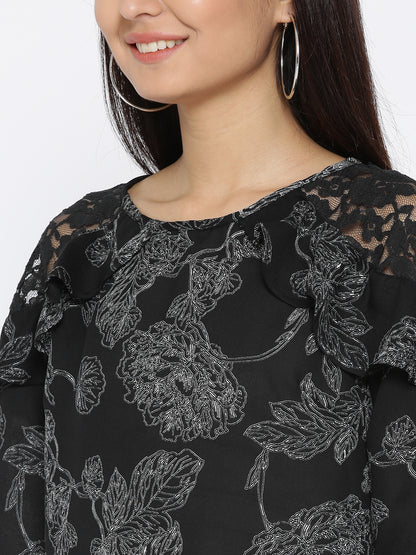 Lace trim ruffled Top