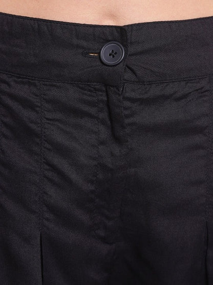 Women Solid Black Shorts