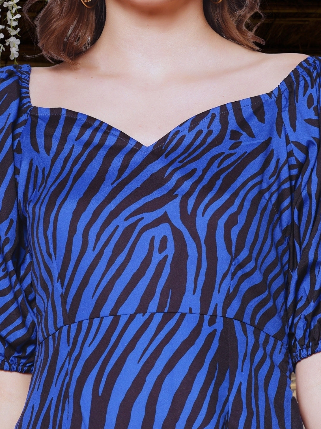 volume sleeve sweetheart dress