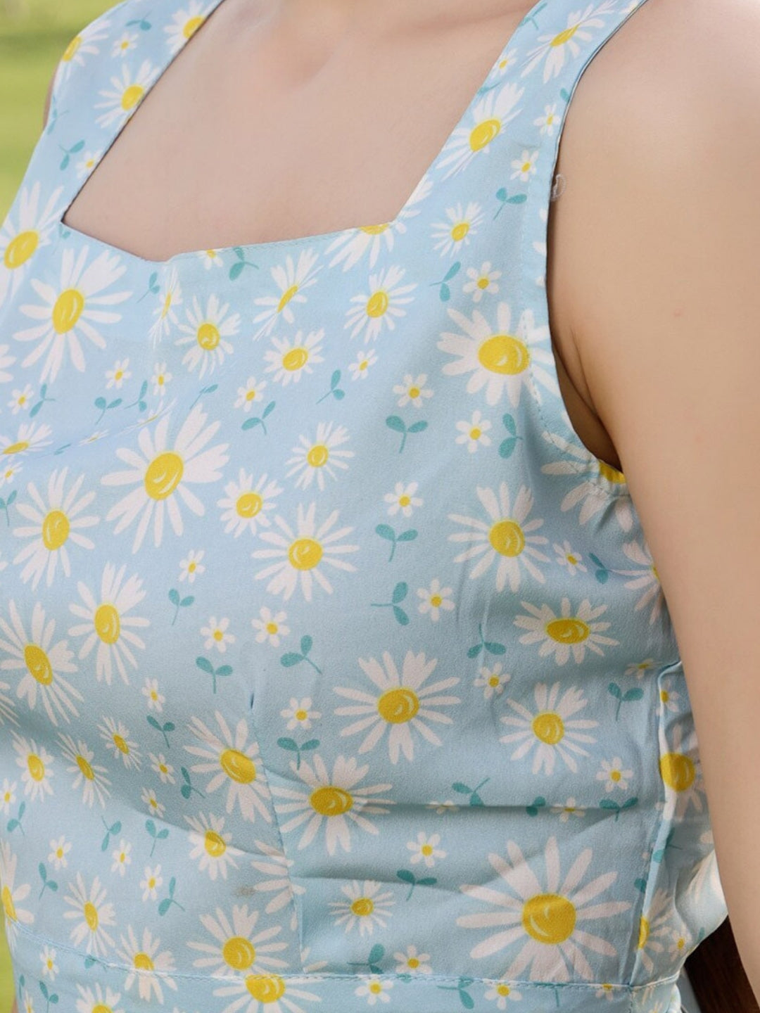 Crepe Fitted Crop Top