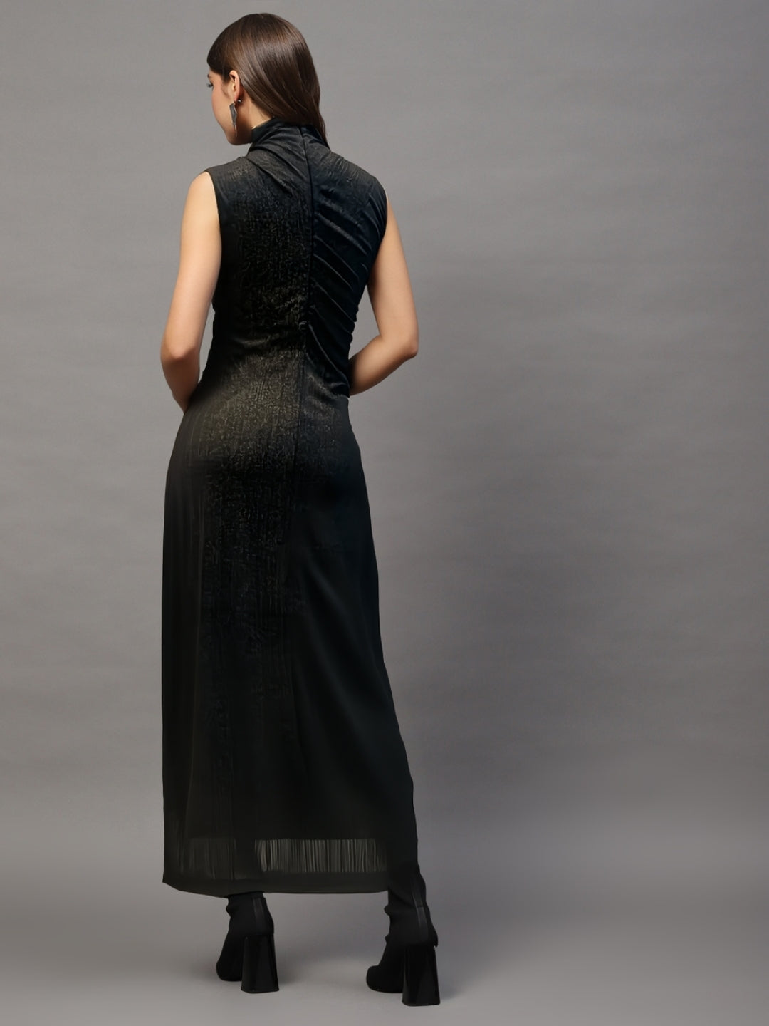 Black Sleeveless Bodycon Midi Dress with High Neck – Elegant Evening & Party Wear