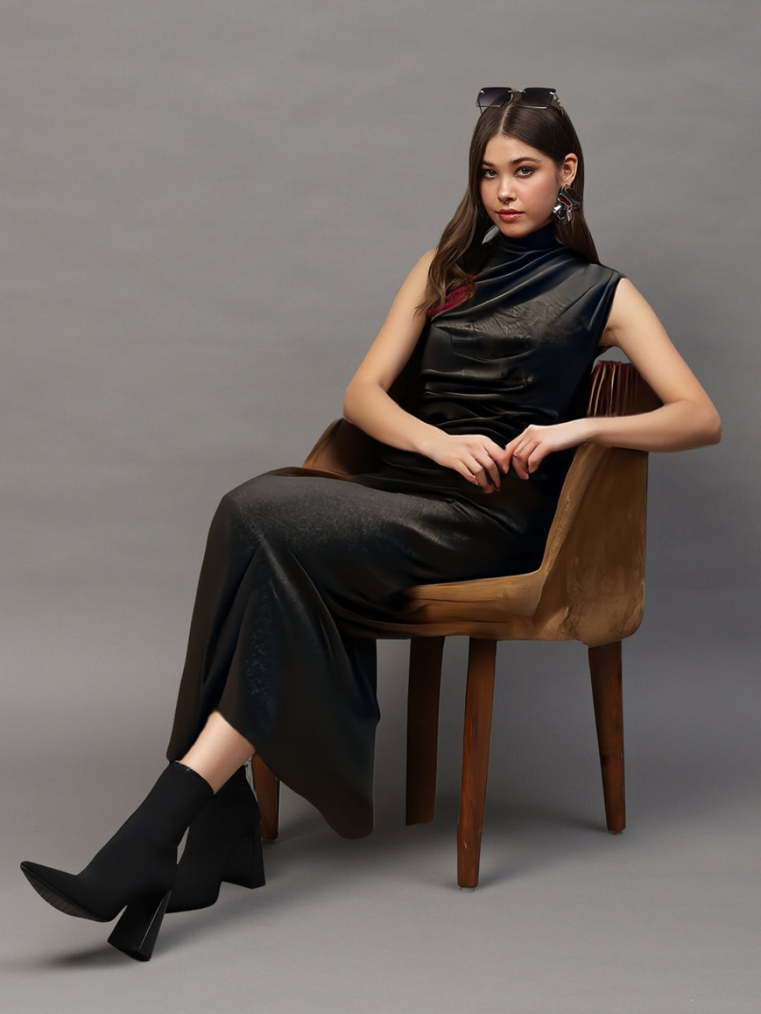 Black Sleeveless Bodycon Midi Dress with High Neck – Elegant Evening & Party Wear