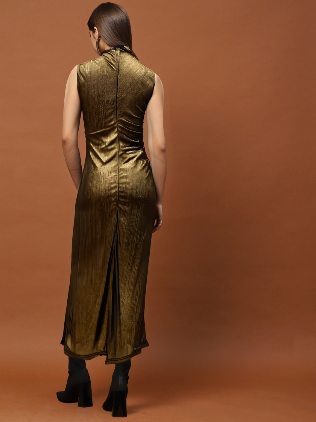 Golden Shimmer Sleeveless Bodycon Midi Dress with High Neck Party & Sera Golden Shimmer Sleeveless Bodycon Midi Dress with High Neck Party & Sera