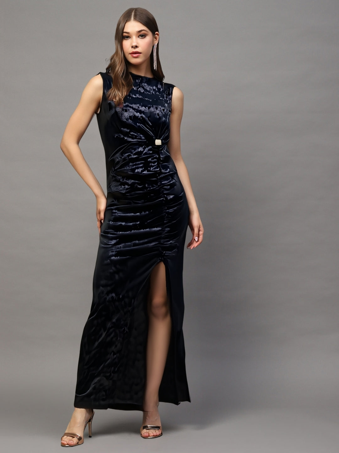 Black Velvet Bodycon Maxi Dress with Ruched Detailing & Side Slit – Elegant Women’s Party Wear
