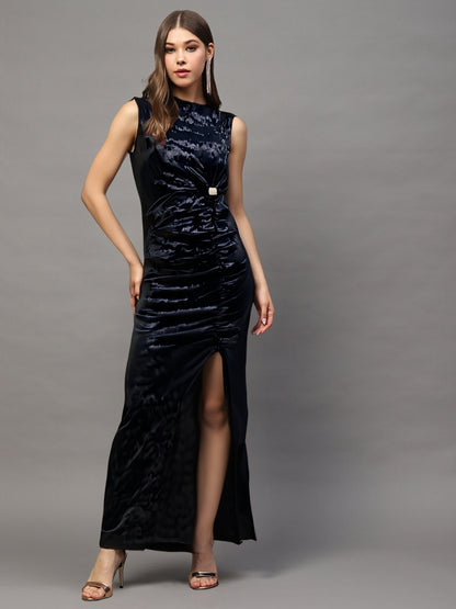 Black Velvet Bodycon Maxi Dress with Ruched Detailing & Side Slit – Elegant Women’s Party Wear