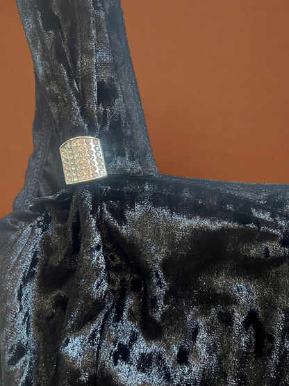 Black Velvet Sleeveless Party Top with Stylish Strap Detailing – Trendy Women’s Evening Wear